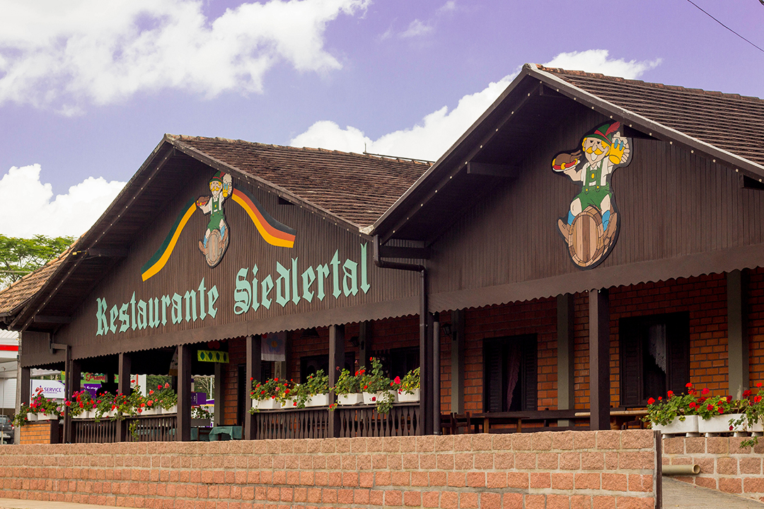 Fachada do Restaurante Siedlertal em estilo enxaimel